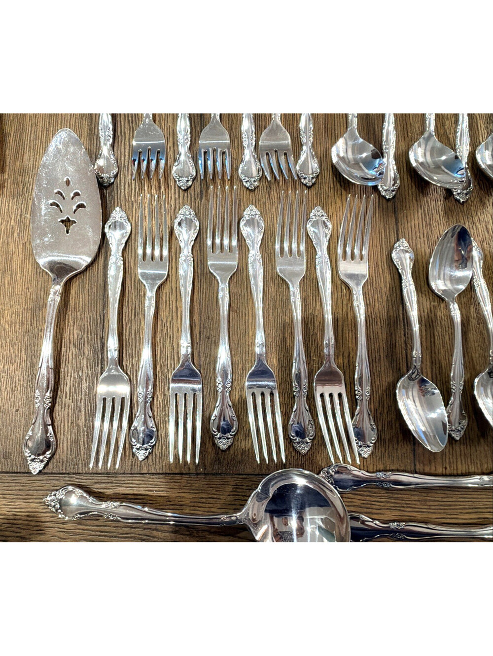 Oneida Community Silverplate Flatware Forks Knives Spoons 12 Servings 63 Pc - Picture 3 of 16